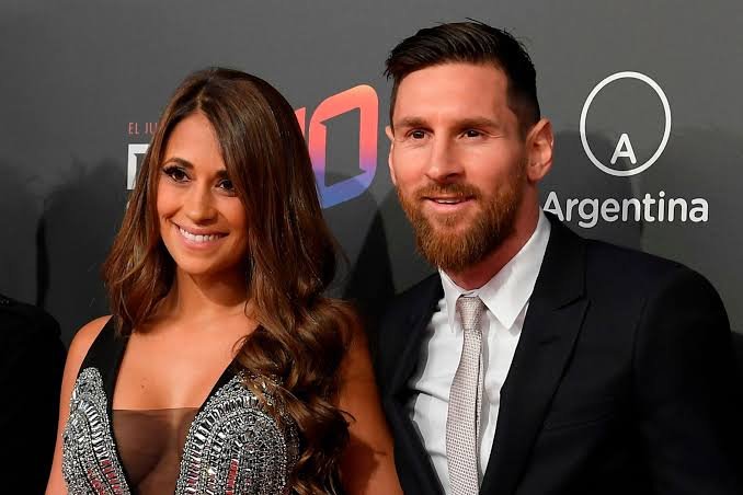 Lionel Messi: Contract| Net Worth| Wife| House| Salary - sportsjone