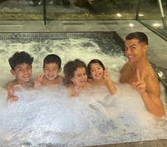 Cristiano Ronaldo: Does have twins| How many kids does have...