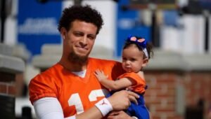 Feleipe franks: College stats| Contract| Daughter| College