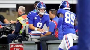 Daniel jones: Injury| Concussion| Hit| Helmet to helmet