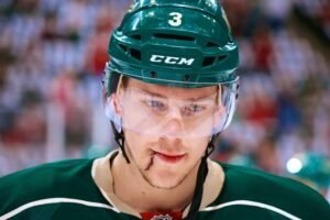 Charlie Coyle: Injury| Lip| Face| Is playing tonight| Net Worth