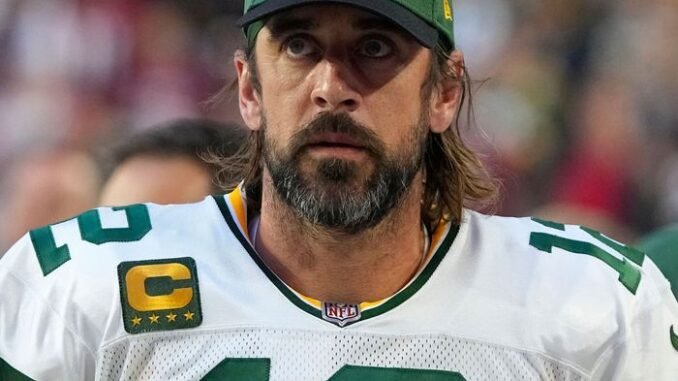 cd1ebd1ba1e295fda2aacc7121dcb66fc7-aaron-rodgers.rsquare.w700 Aaron Rodgers: At bucks game| Career earnings| Twitter