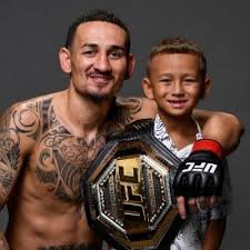Max Holloway: What time is the fight| Vs yair rodriguez start time