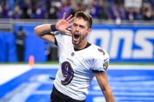 Justin Tucker: Languages| 7 Languages| Salary| 66 yard field goal