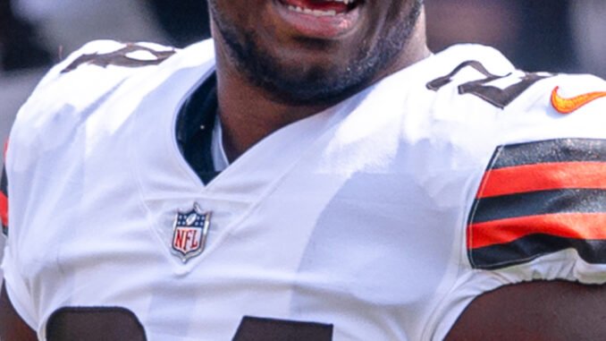 Nick_Chubb_Browns_vs_GIants_AUG2021_(cropped)