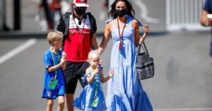 Kimi Raikkonen: First f1 race| Wiki| Wife| Family| Helmet| Son