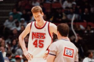 Shawn Bradley: Is paralyzed from the neck down| What type of paralysis does have