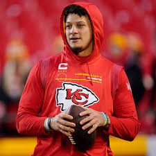 Patrick Mahomes: And brittany matthews| Does have a kid| Father