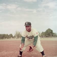 Jackie Robinson: Why did play baseball| Character traits| What is famous for