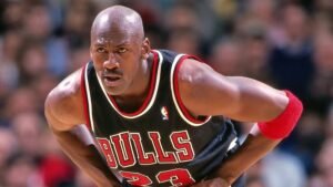 Michael Jordan: What position did play| Private jet| Is alive