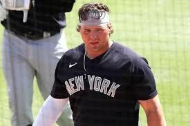 Luke Voit: Contract| Anthony rizzo| College| Stats