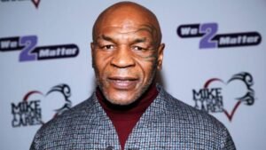 Mike Tyson: Plane incident| Punches guy on plane| Punching passenger