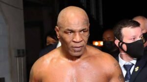 Mike Tyson: Plane incident| Punches guy on plane| Punching passenger