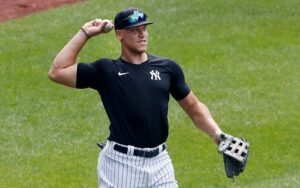 Aaron Judge: Hand size| Hand| Height| Contract