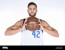 Maxi Kleber: Wife |Parents| Position| Family| Injury