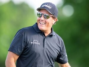 Phil Mickelson: Apology| liv| Tracker| What did do| Comments