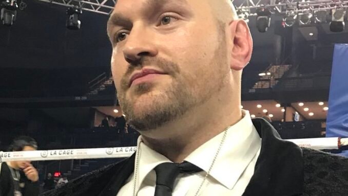Tyson_Fury_at_Place_Bell,_Laval_Quebec,_Canada_-_Dec_16_2017_(cropped)