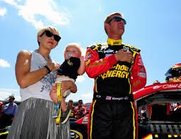 Clint Bowyer: Accident| Wife| Nascar driver| Twitter