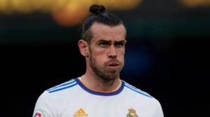 Gareth Bale: With hair down| Weekly wage| Goal today| bald spot