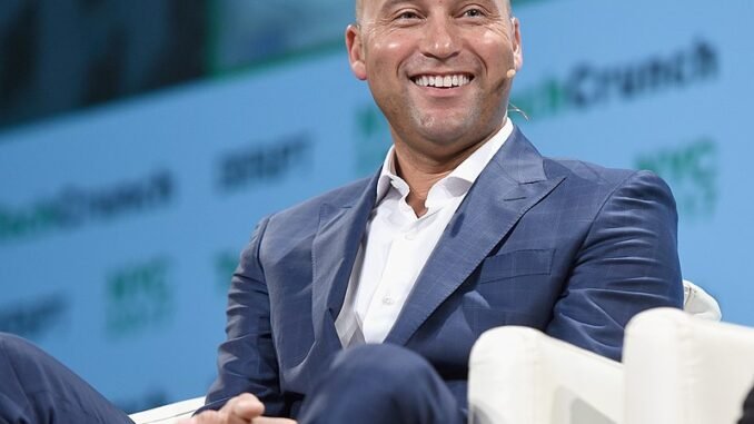 Derek_Jeter_at_TechCrunch_Disrupt_NY_2017_-_Day_1_(cropped)