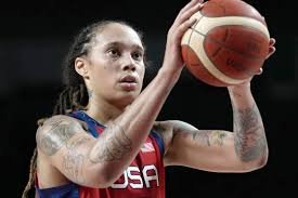 Brittney Griner: Was going to russia| Is male or female| Kneeling for anthem