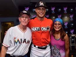 Giancarlo Stanton: What nationality is| What ethnicity is| Parents nationality