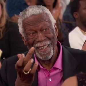 Bill Russell: How many seasons did play| Middle finger