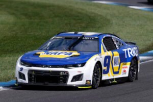 Chase Elliott: Little caesars| What happened to in the race