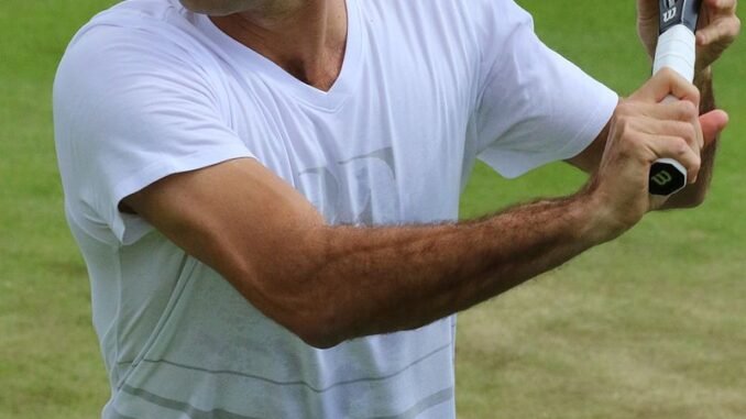 Federer_WM16_(37)_(28136155830)