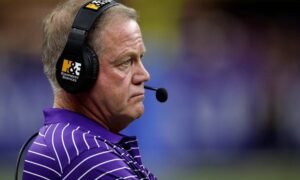 Brian Kelly: Accent comparison| Accent barstool| Accent lsu