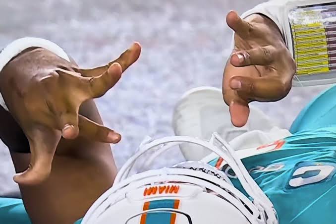 Dolphins sticking with Tua Tagovailoa is a good thing for next HC