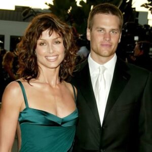 Tom Brady: Glove on left hand| Ex wife name| Locker room