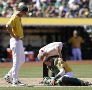 Stephen Vogt: Injury update| Splits| Salary 2022| Obituary