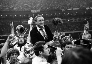 Vince Dooley: What did vince of| Passed away| Coaching record