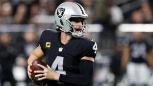 Derek Carr: Contract extension 2022| Contract extension details