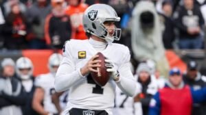 Derek Carr: Contract extension 2022| Contract extension details