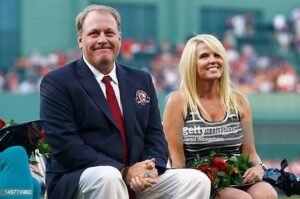 Curt Schilling: When did retire| Net Worth| Hall of Fame| Wife