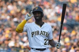 Andrew Mccutchen: Deal with astros| Deal with brewers 2022