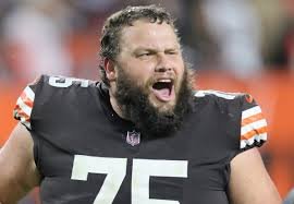 Joel Bitonio: Net worth| Wife| Salary| Contract