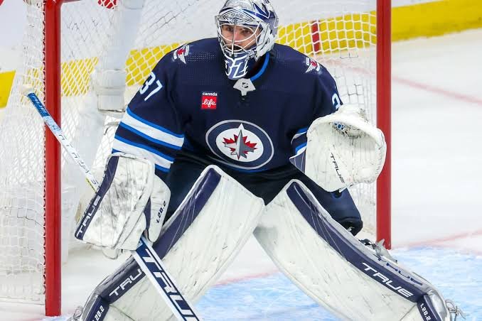 Connor Hellebuyck: Wife| Capfriendly| Age| Contract