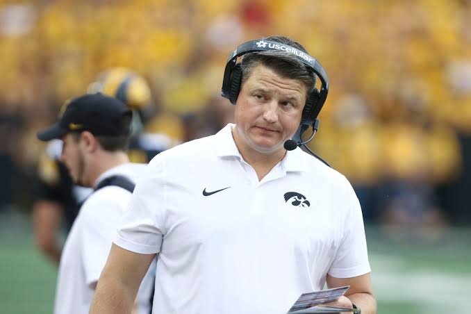Brian Ferentz: Resigns| Is leaving iowa| Wife| Press conference