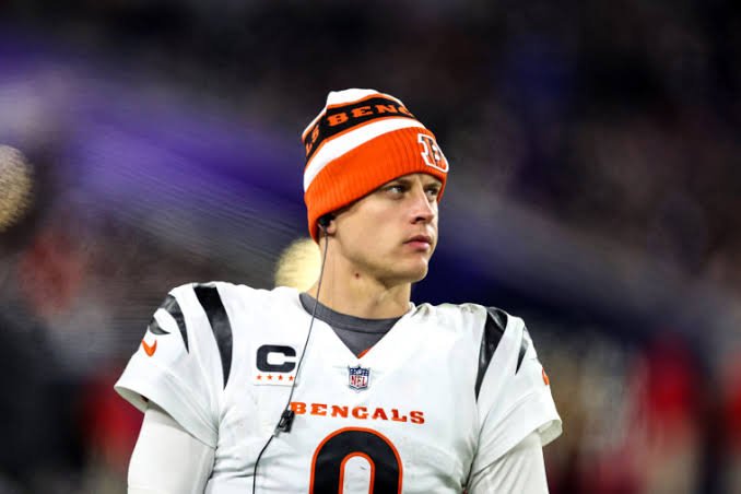 Joe Burrow: Wrist wrap| What ligament did tear| Wrist brace - sportsjone