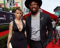 Von Miller: Wife photos| Mugshot| Pregnant girlfriend