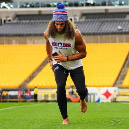Mack Hollins: Barefoot| No shoes| Ethnicity| Contract - sportsjone