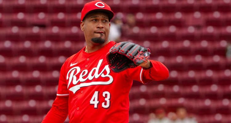 Alexis Diaz: Trade| Baseball| Brother| Net Worth 