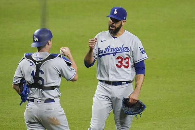 Dodgers Defeat Padres in Extra-Inning Thriller | Denzel Clarke Steals Spotlight with Unreal Home Run Robbery