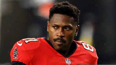 Antonio Brown: Charges| Arrested| Warrant| Wanted