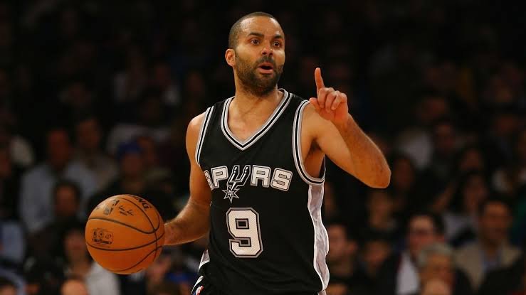 Tony Parker: Contract| Kids| Where does live| San Antonio
