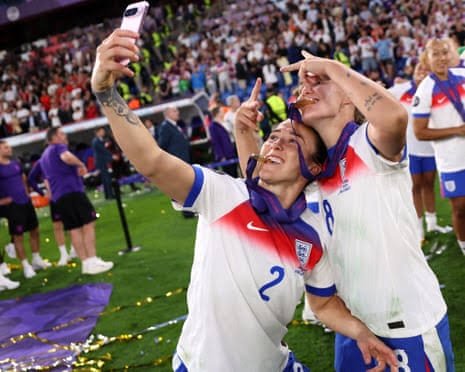 Lucy Bronze : Dating| Fractured Tibia| Age