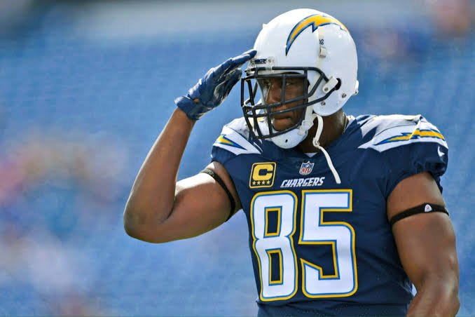 Antonio Gates: Did  play college football| How tall is| Net Worth